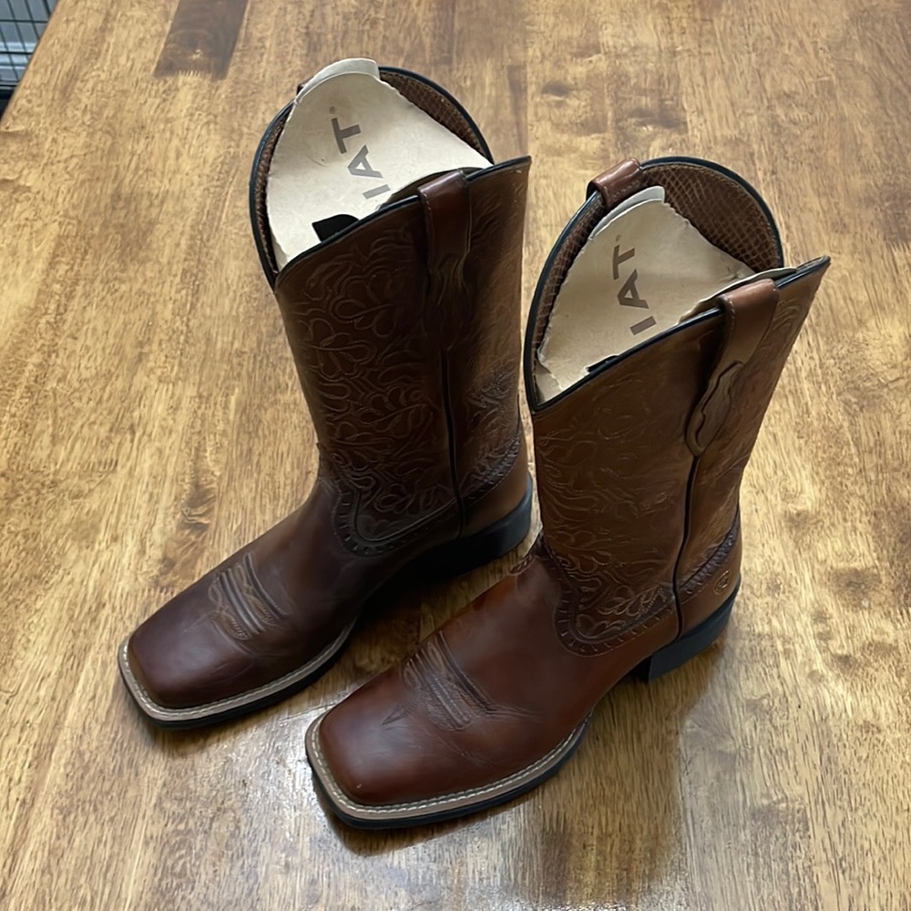 Ariat cowboy boots